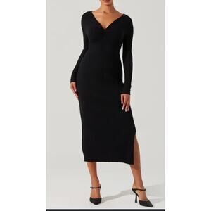 Astr Women's Twist Front Long Sleeve Sweater Dress in Black. Size S. NWOT